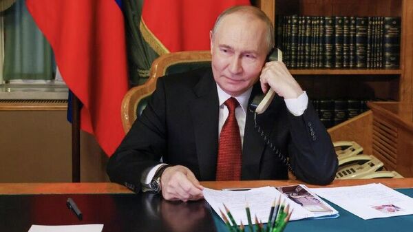 Putin y Trump hablaron sobre Venezuela durante su llamada telefónica, según el Kremlin - Sputnik Mundo