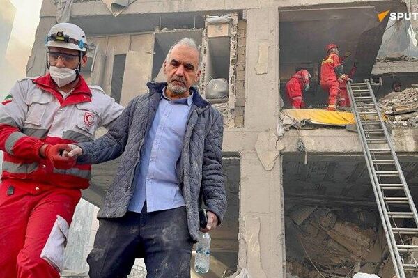 Publican video de rescate de civiles en Teherán tras ataques de EEUU e Israel - Sputnik Mundo