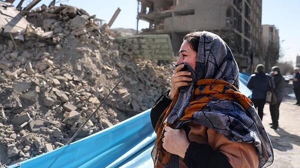 Разрушенные дома после авиаударов США и Израиля по Тегерану   - Sputnik Mundo