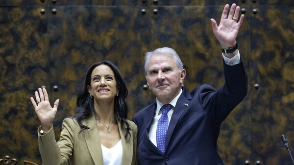 La presidenta del Senado de Chile, Paulina Núñez, y el vicepresidente de la Corporación, Iván Moreira  - Sputnik Mundo