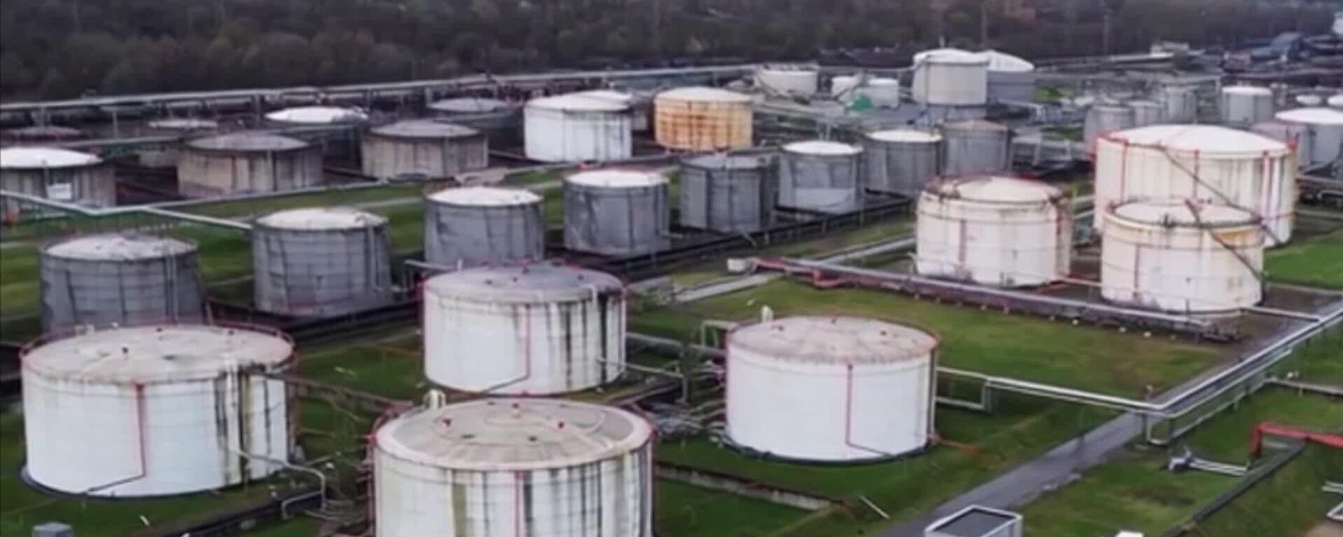 Alemania liberará una quinta parte de sus reservas de petróleo por la crisis con Irán, reportan medios - Sputnik Mundo, 1920, 11.03.2026