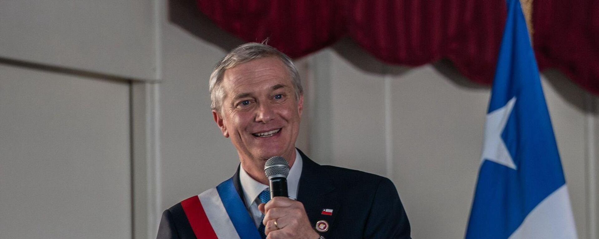 El presidente de Chile, José Antonio Kast, durante una visita a una escuela en su primer día de Gobierno - Sputnik Mundo, 1920, 12.03.2026