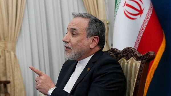 Irán promete respuesta tras ataque a su banco más antiguo - Sputnik Mundo