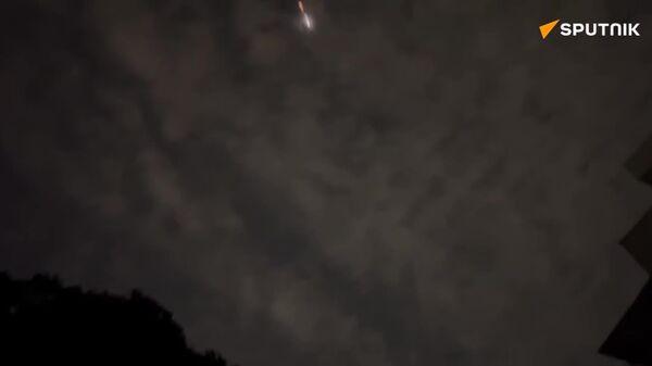 Un misil iraní cae sin interferencias en Tel Aviv - Sputnik Mundo