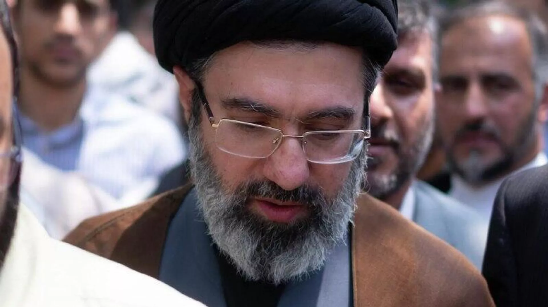 🪖 Teherán utilizaría el estrecho de Ormuz como palanca en el conflicto de Oriente Medio, sugiere el líder supremo de Irán - Sputnik Mundo, 1920, 12.03.2026