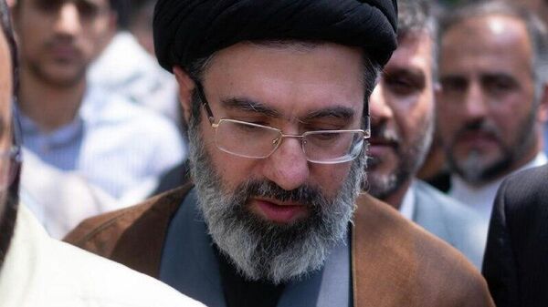 🪖 Teherán utilizaría el estrecho de Ormuz como palanca en el conflicto de Oriente Medio, sugiere el líder supremo de Irán - Sputnik Mundo