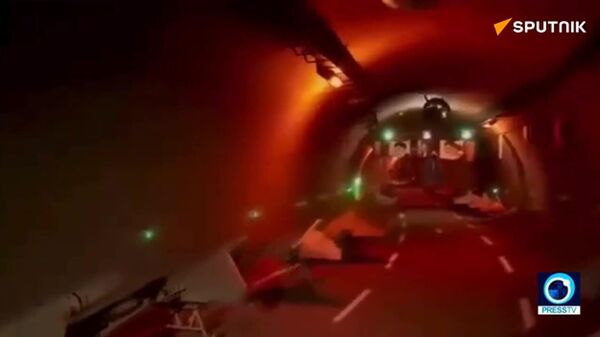 🪖 El Cuerpo de la Guardia Revolucionaria Islámica de Irán (CGRI) exhibió parte de su arsenal de drones almacenado en un túnel - Sputnik Mundo