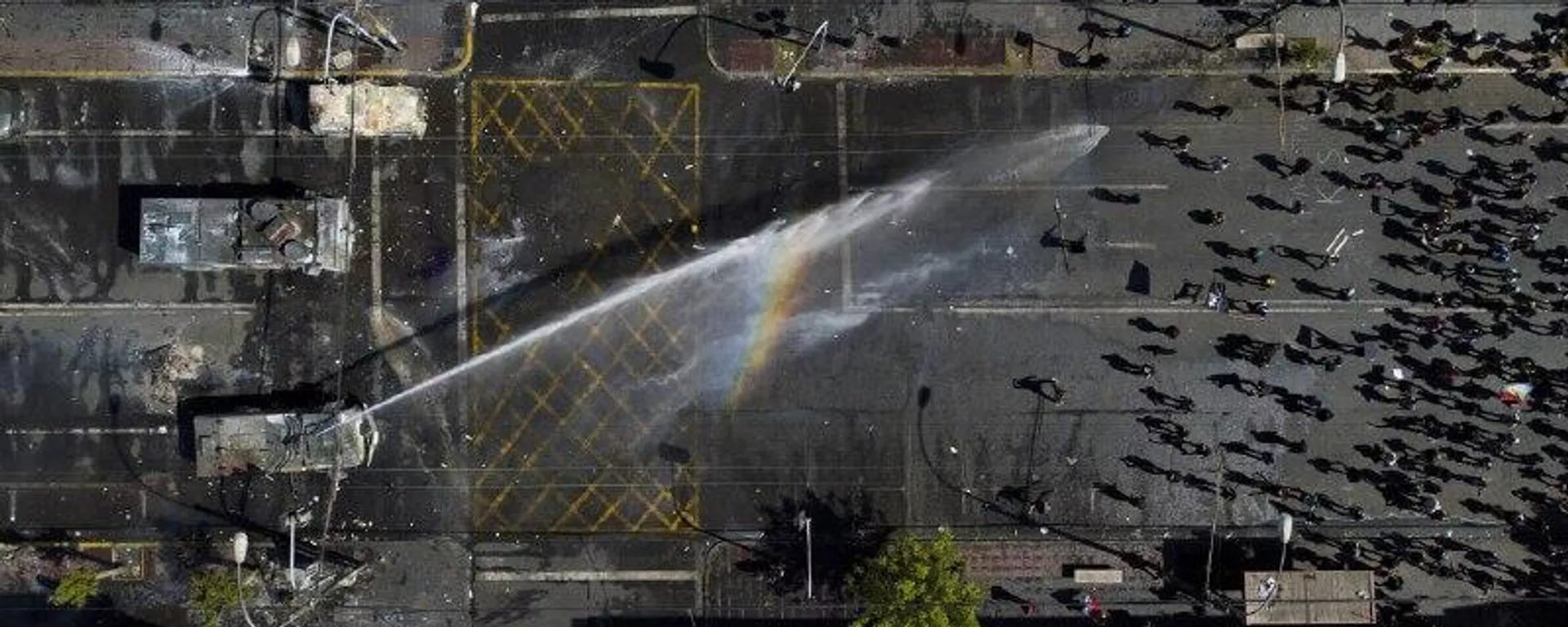 Kast anuncia indultos a policías condenados por la represión durante las protestas de 2019 en Chile - Sputnik Mundo, 1920, 14.03.2026