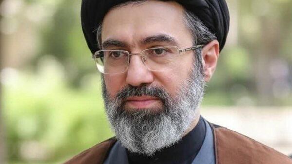 El nuevo líder supremo de Irán ya desempeña sus funciones constitucionales, informa la Cancillería - Sputnik Mundo