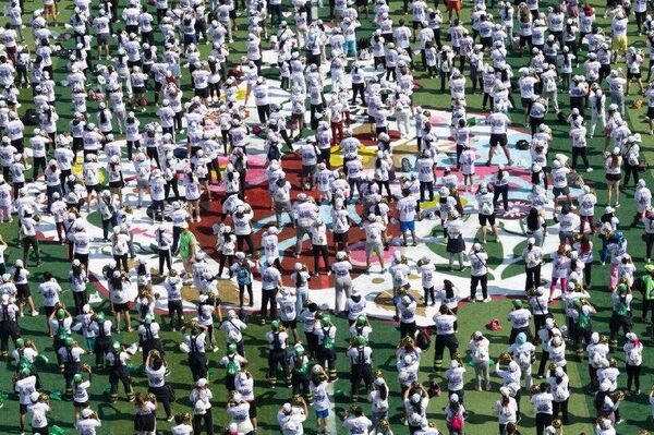 Clase masiva de fútbol en la capital mexicana rompe récord Guinness: reúne a más de 9 Clase masiva de fútbol en la capital mexicana rompe récord Guinness: reúne a más de 9 - Sputnik Mundo