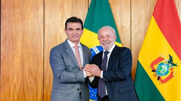 Bolivia y Brasil firman acuerdo para impulsar sectores clave al margen de las ideologías - Sputnik Mundo