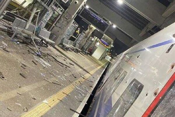 Un video que circula en internet muestra los daños causados ​​por los misiles iraníes en una estación de tren de Tel Aviv - Sputnik Mundo