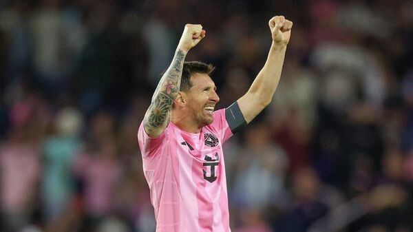 El delantero del Inter Miami CF, Lionel Messi, reacciona tras marcar un gol contra el Orlando City en la segunda mitad en el Inter&Co Stadium - Sputnik Mundo