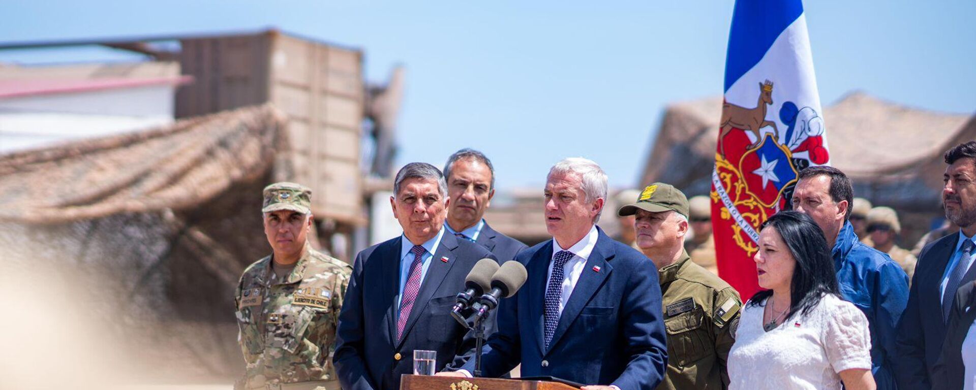 El presidente de Chile, José Antonio Kast, durante la presentación de obras de vallas y zanjas en la frontera con Perú - Sputnik Mundo, 1920, 19.03.2026
