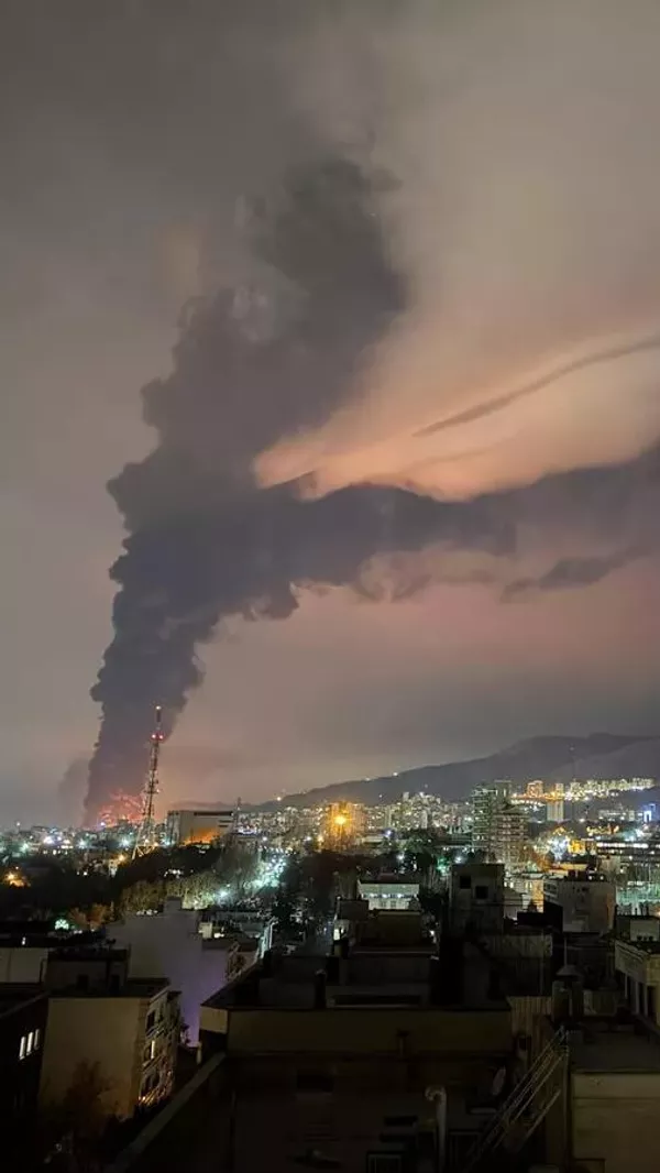 Explosión en las infraestructuras petroleras de Shahran, al oeste de Teherán. - Sputnik Mundo