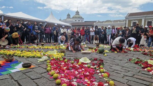 Conmemoración del Pawkar Raymi en Ecuador - Sputnik Mundo