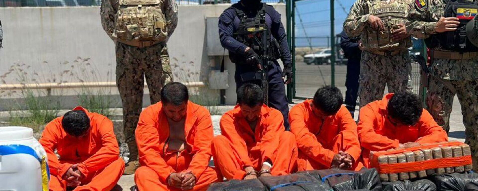 Ecuador y EEUU incautan casi dos toneladas de droga en dos operaciones conjuntas - Sputnik Mundo, 1920, 22.03.2026