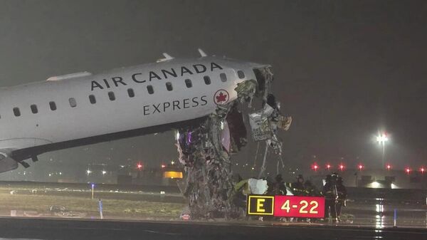 El avión de Air Canada tras el accidente - Sputnik Mundo