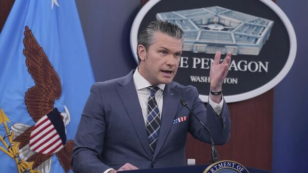 Pete Hegseth, titular del Departamento de Guerra de EEUU - Sputnik Mundo
