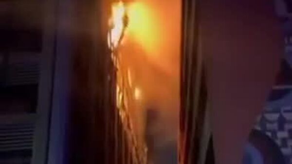 Incendio deja graves secuelas en inmueble gubernamental de Sudáfrica - Sputnik Mundo