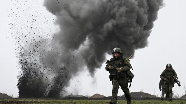 Soldados rusos en la zona de la operación especial militar - Sputnik Mundo