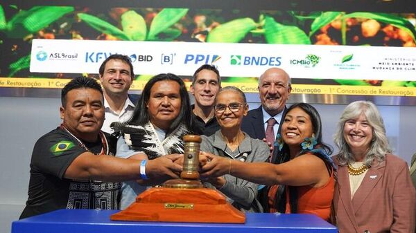 El Ministerio de Medio Ambiente y Cambio Climático (MMA) y el Servicio Forestal Brasileño (SFB) organizaron la primera subasta de concesiones centrada en la restauración forestal con generación de créditos de carbono. - Sputnik Mundo