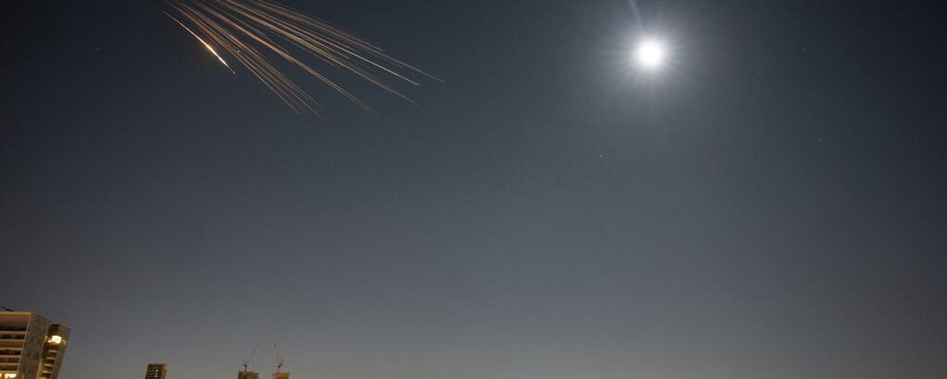 Misiles en el cielo de Israel. - Sputnik Mundo, 1920, 28.03.2026