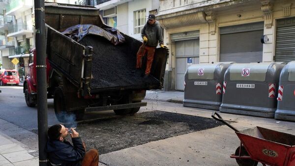 Trabajadores argentinos en Buenos Aires - Sputnik Mundo