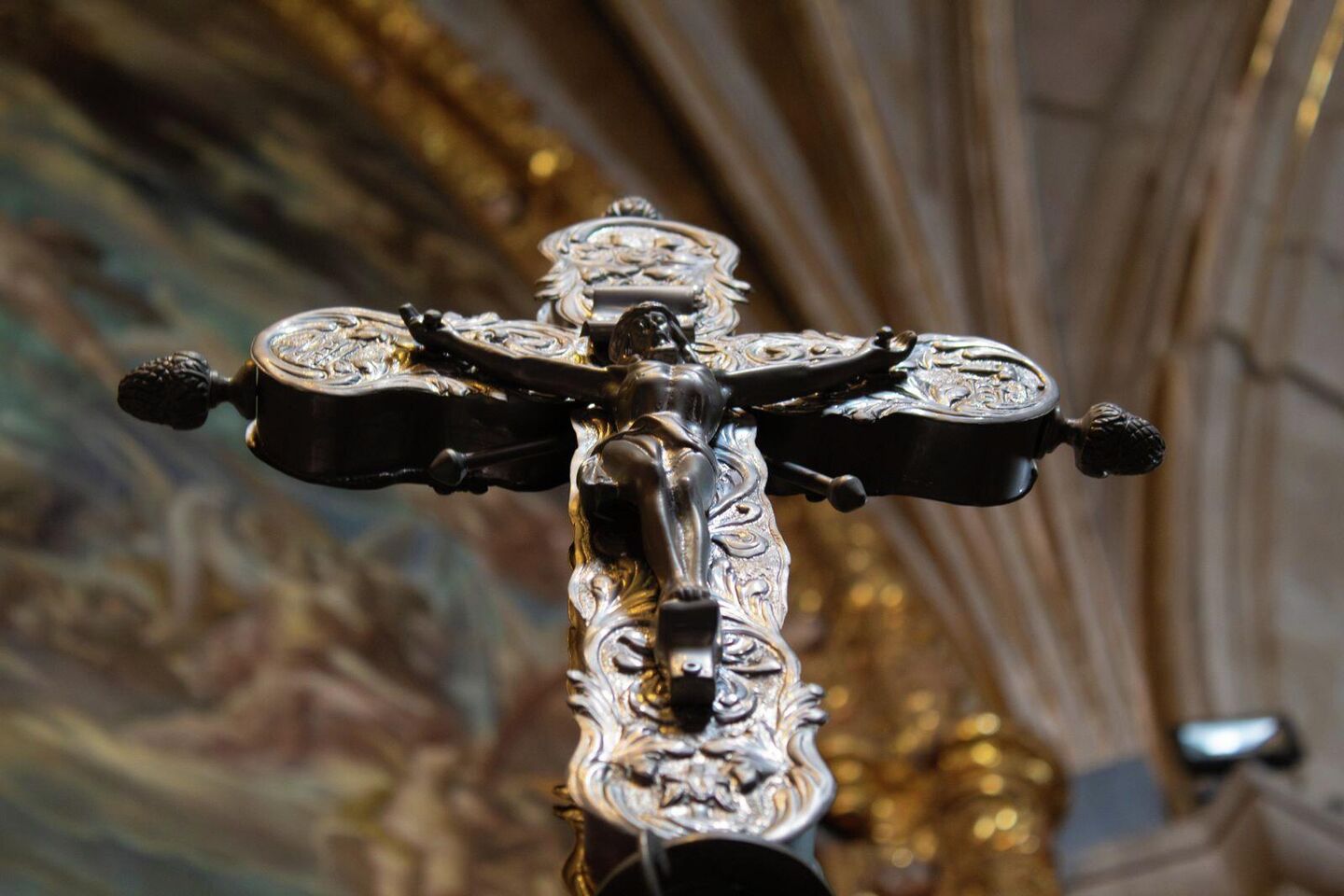 Una pieza de un Cristo al interior de la Catedral Metropolitana de la Ciudad de México - Sputnik Mundo