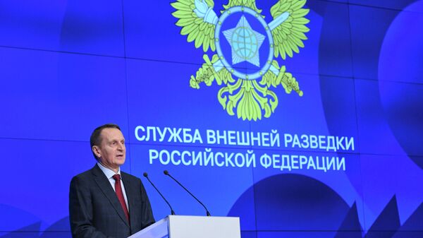 Serguéi Narishkin, director del Servicio de Inteligencia Exterior ruso, interviene en la ceremonia de entrega del Premio Yevgeny Primakov 2025 a las mejores obras de literatura y arte sobre la inteligencia exterior rusa  - Sputnik Mundo