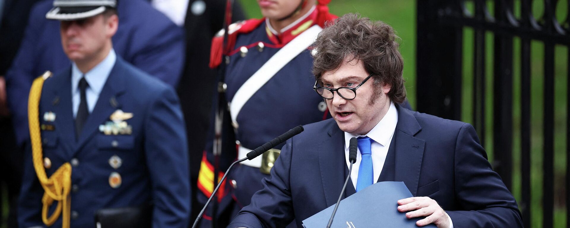 Javier Milei, presidente de Argentina, asiste a una ceremonia para honrar a las víctimas de la guerra de 1982, 2 de abril de 2026  - Sputnik Mundo, 1920, 02.04.2026