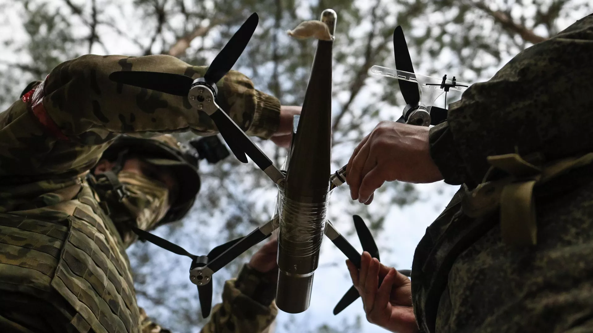 Soldados rusos en la zona de la operación militar especial - Sputnik Mundo, 1920, 04.04.2026
