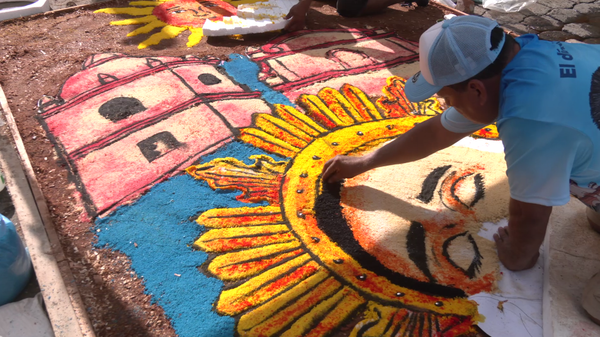 Alfombras pasionarias convierten las calles de un barrio nicaragüense en obras de arte - Sputnik Mundo