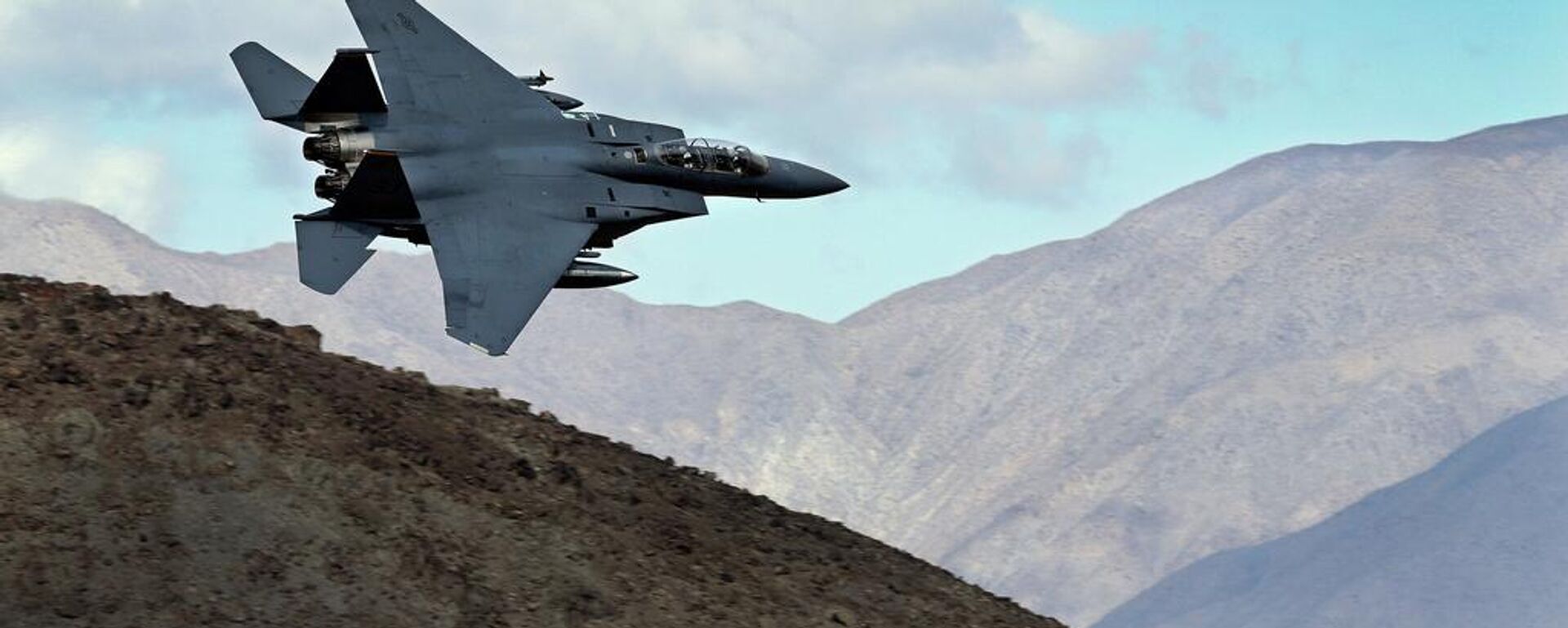 El caza estadounidense F-15E - Sputnik Mundo, 1920, 05.04.2026