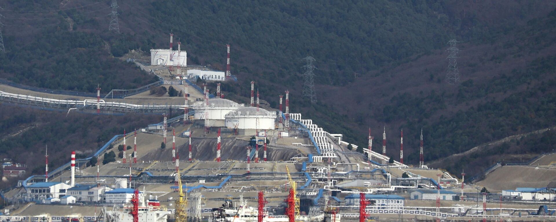 Las instalaciones petroleras en Novorossíisk - Sputnik Mundo, 1920, 06.04.2026