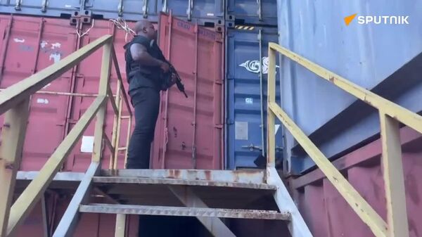 ‍ Autoridades de Brasil hallan en la capital un contenedor con una gran cantidad de drogas - Sputnik Mundo