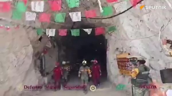 Continúan las labores de rescate en una mina al norte de México: un trabajador sigue atrapado - Sputnik Mundo