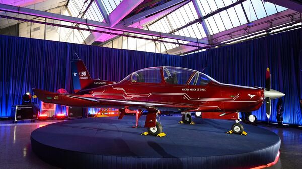 El avión de entrenamiento T-40 Newén desarrollado por la empresa estatal chilena Enaer - Sputnik Mundo