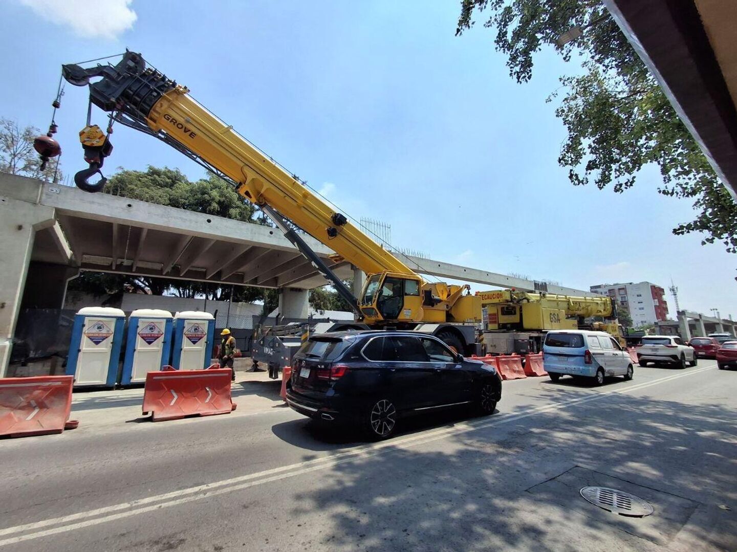 La Calzada Flotante de Tlalpan ha provocado la disminución de carriles, generando caos vial.  - Sputnik Mundo