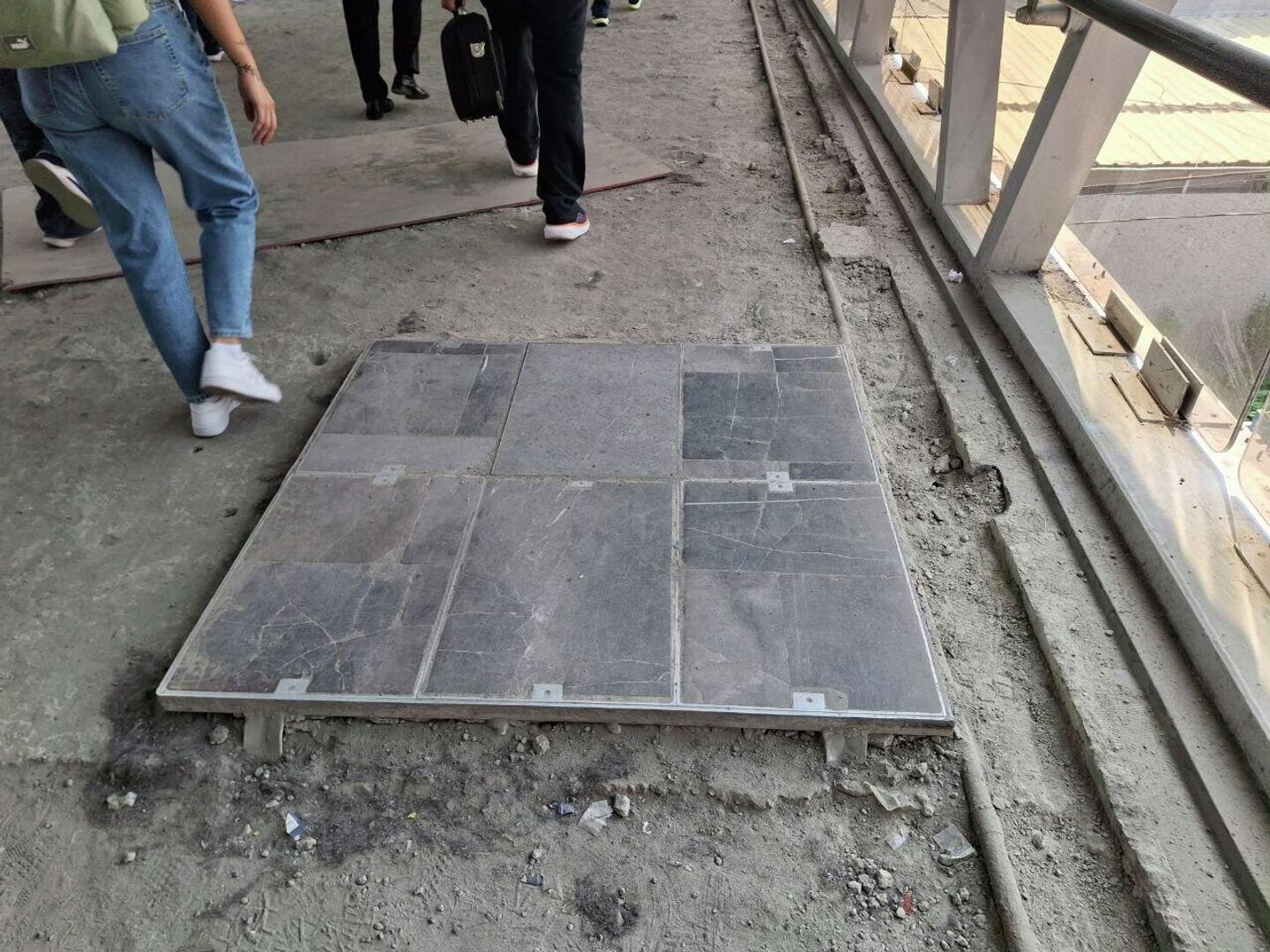 Obras para cambio de piso en la estación Chabacano de la Línea 2 del Metro de la Ciudad de México, en abril de 2026 - Sputnik Mundo