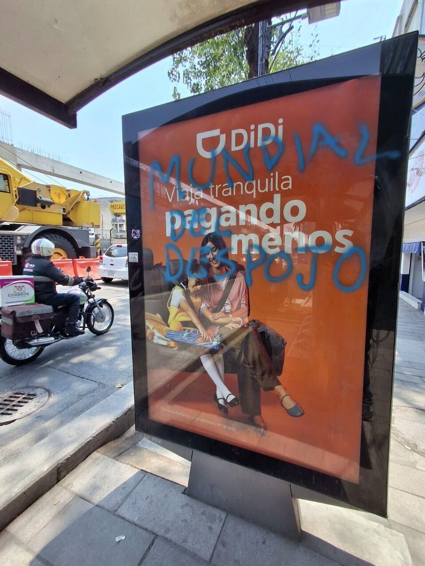 La organización del Mundial de Fútbol 2026 ha generado descontento en un sector de la población mexicana debido a las afectaciones a viviendas y negocios, a los problemas de movilidad y al caos vial.  - Sputnik Mundo