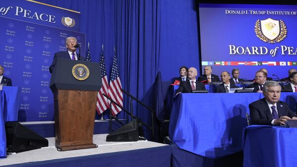 Donald Trump hablando durante la Junta de Paz - Sputnik Mundo