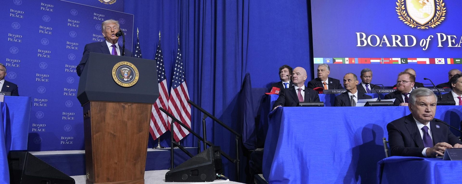 Donald Trump hablando durante la Junta de Paz - Sputnik Mundo, 1920, 11.04.2026
