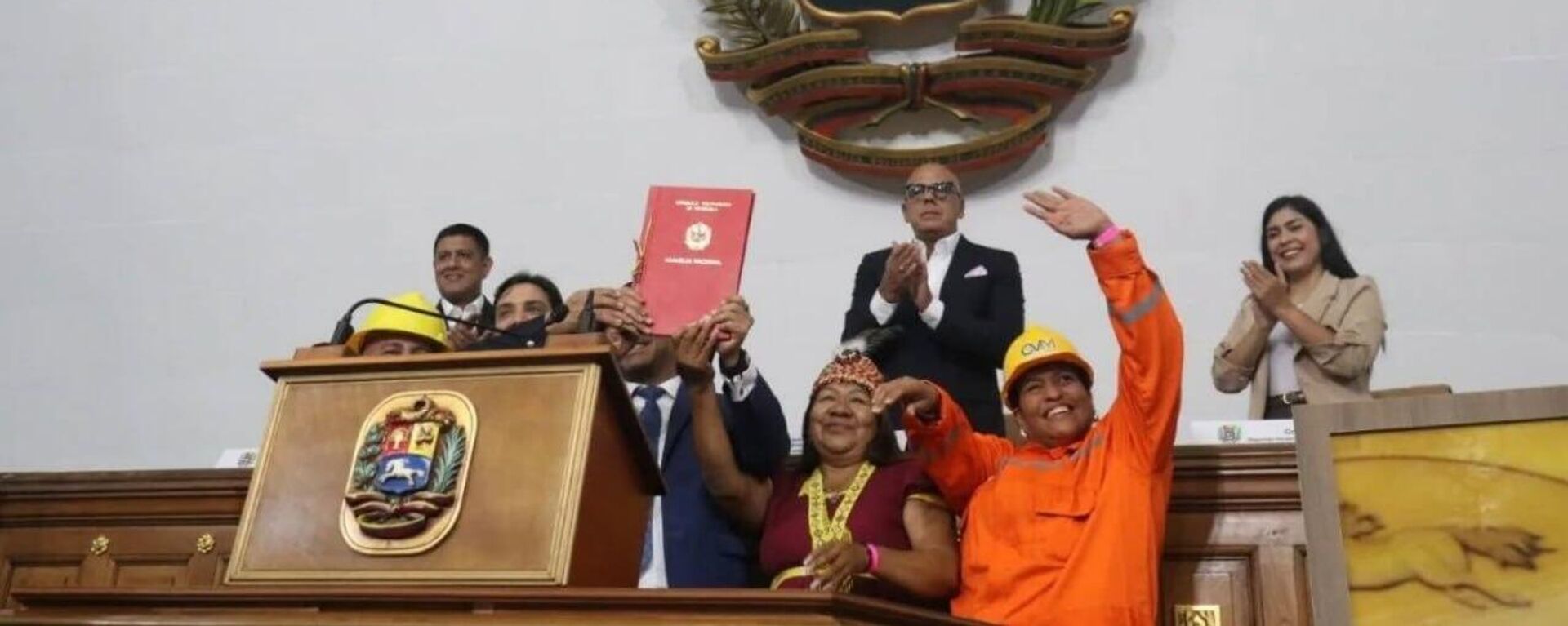 La Asamblea Nacional de Venezuela aprobó una ley que reforma el ámbito minero. - Sputnik Mundo, 1920, 11.04.2026