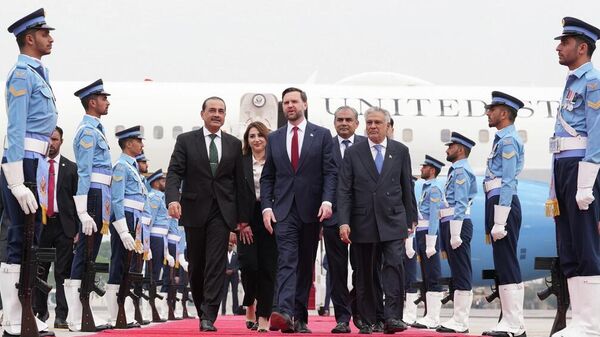 El vicepresidente estadounidense, J.D. Vance, llegó a Islamabad para mantener conversaciones con la delegación iraní - Sputnik Mundo