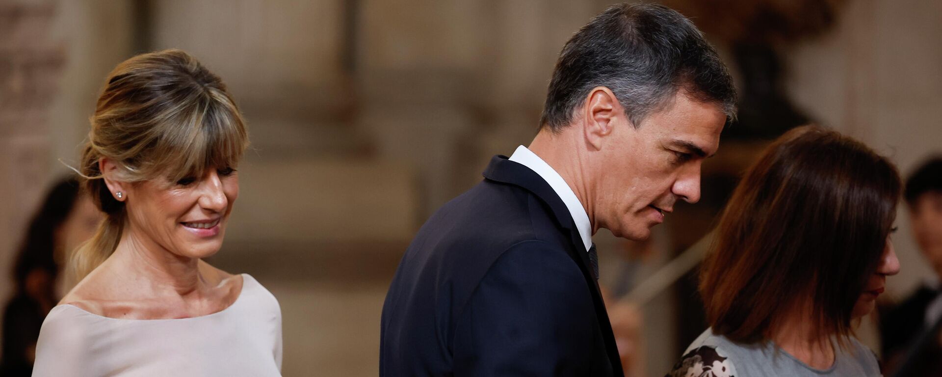 Pedro Sánchez, presidente del Gobierno de España, y su esposa Begoña Gómez - Sputnik Mundo, 1920, 13.04.2026