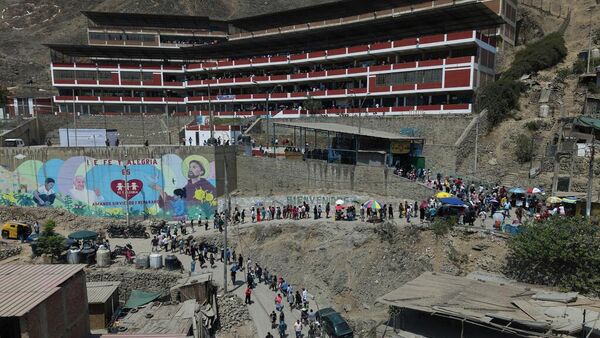 Fila en un centro de votación en Perú - Sputnik Mundo