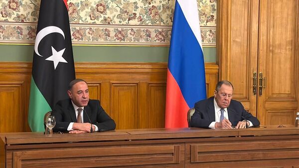 Taher Baur, canciller interino de Libia, y Serguéi Lavrov, canciller de Rusia - Sputnik Mundo