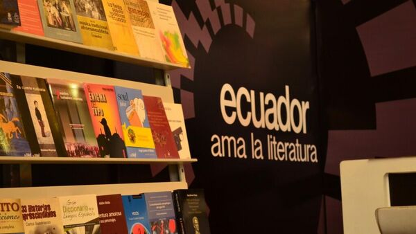 Estand de Ecuador en la Feria del Libro Santiago - Sputnik Mundo
