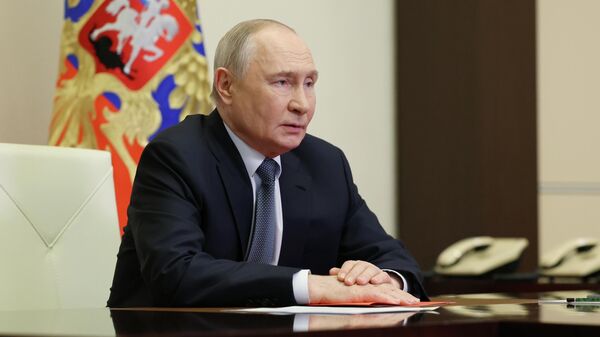 Vladímir Putin, presidente de Rusia, celebró una reunión del Consejo de Seguridad ruso - Sputnik Mundo
